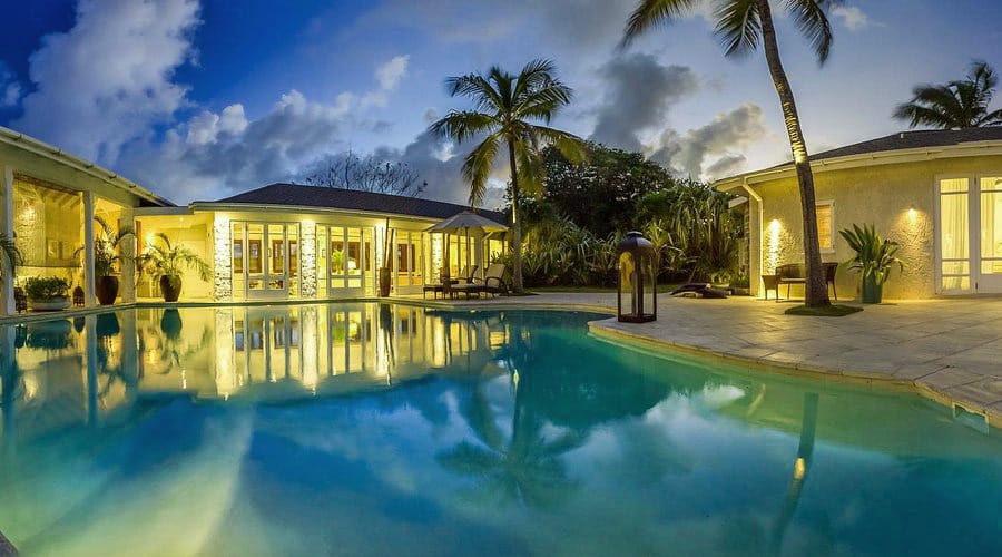 Luxury travel blog, resorts so beautiful they stop your breath mid sentence