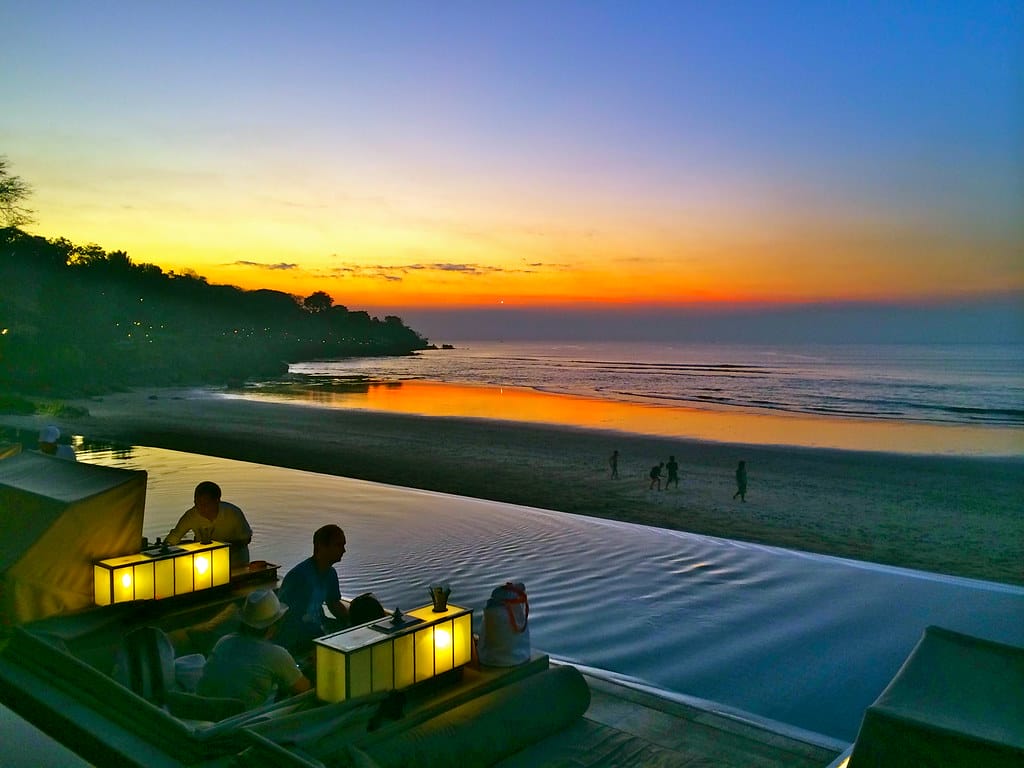 Sundara Bali. Infinity Pool, Seafood Feasts, and the Perfect Sunset View.