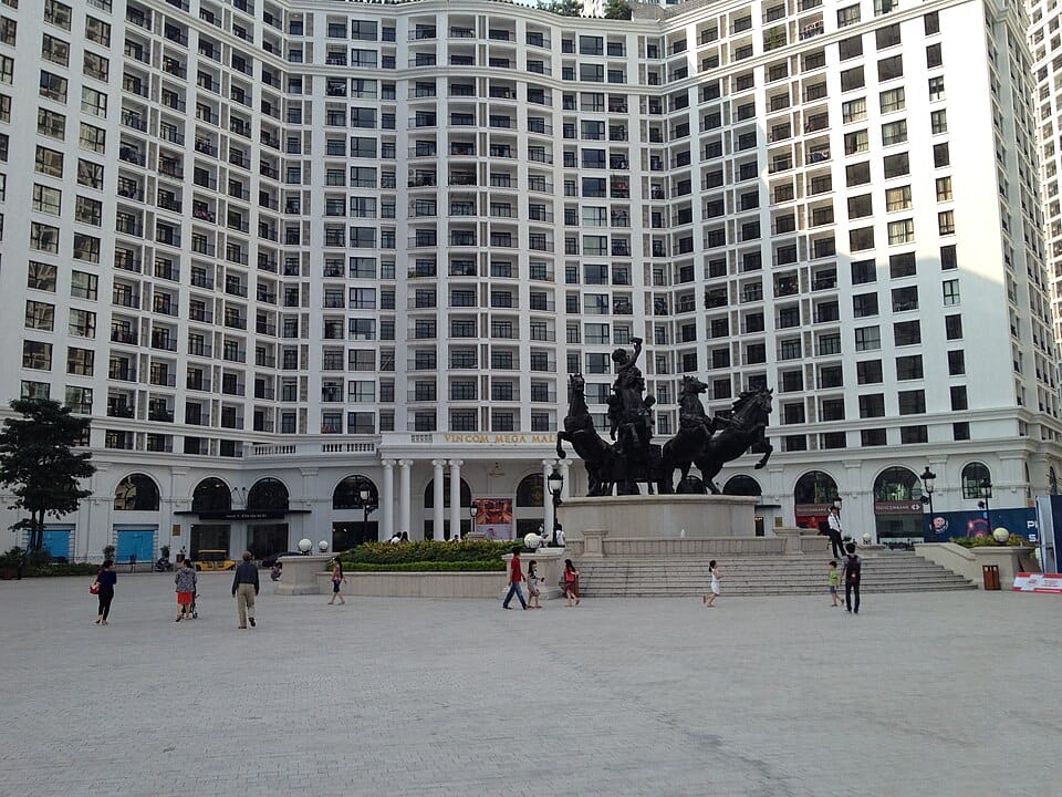 Hanoi City Guide – From Royal City Mall to Ta Hien Street Nights