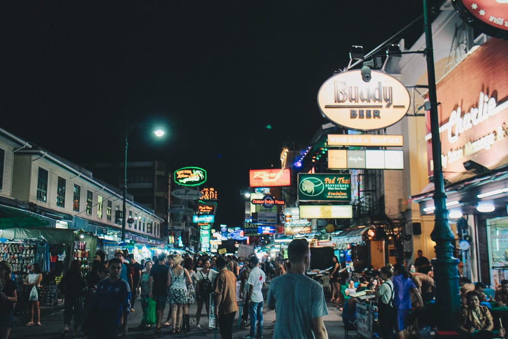 Walking Khao San Road Bangkok – Markets, Music, and the Reality Behind the Backpacker Hub