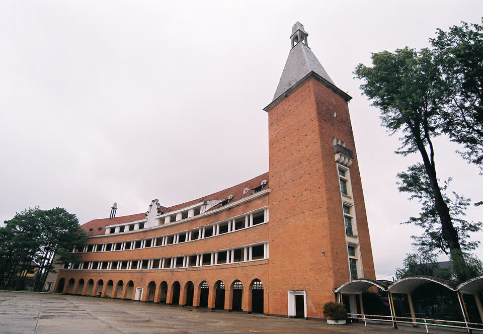 Da Lat’s Most Photographed School . Why Travelers Keep Returning To This French-Era Campus